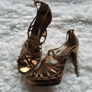 Beautiful Gold/Copper Guess Heels
